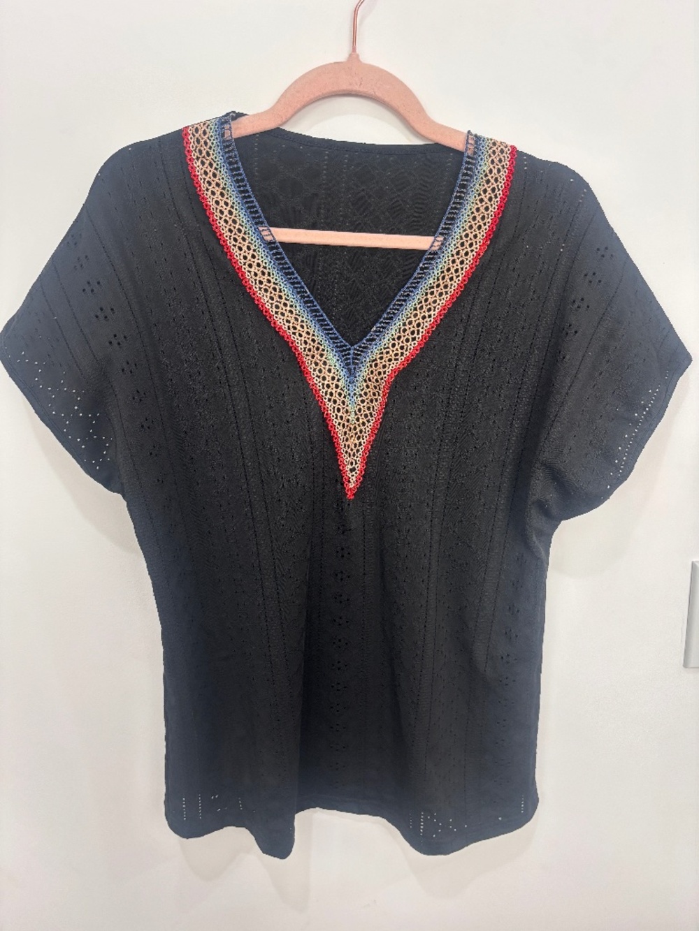 Black Eyelet Boho Blouse Multicolor Woven V-Neck Trim Short Sleeve Medium